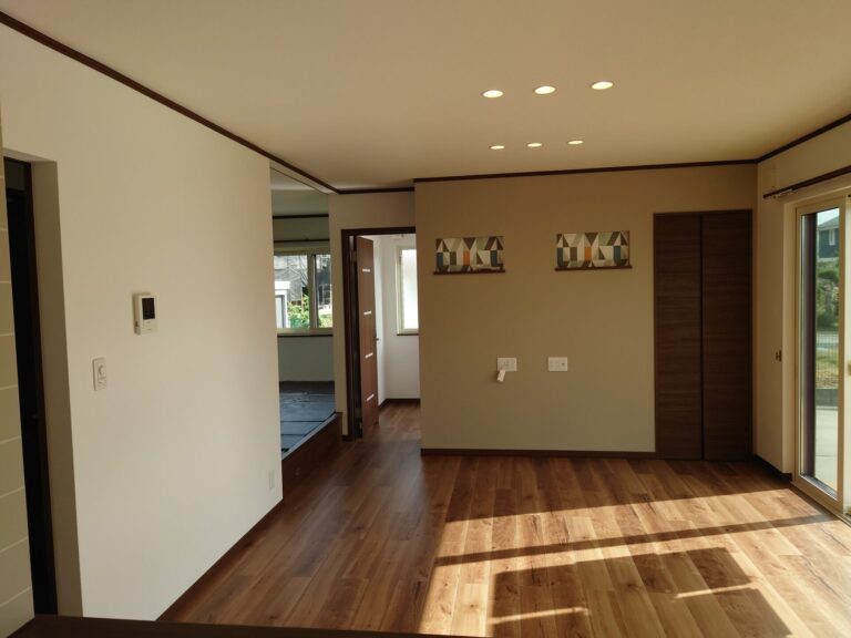 鏡石町中古住宅　　詳細はathomeに掲載